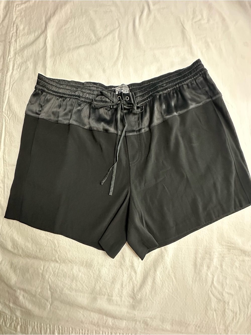 Vince Black Women's Drawstring Satin-Trim Shorts Size XL